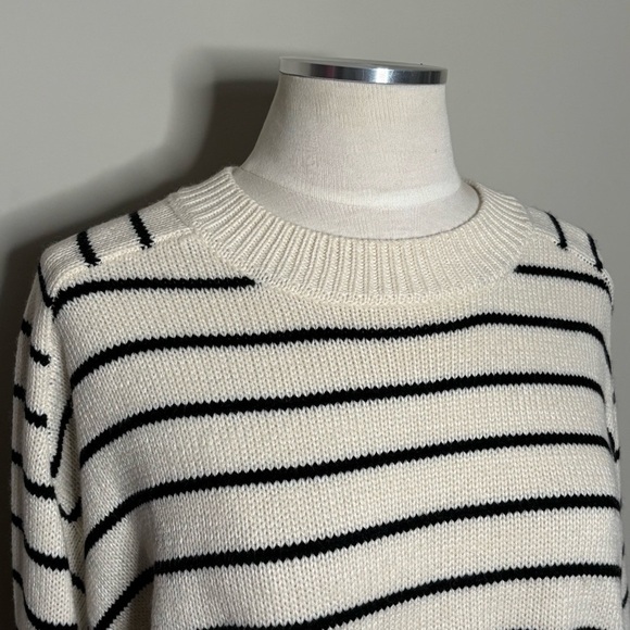 T Tahari Cream and Black Stripe Cropped Sweater, Small - Picture 3 of 13